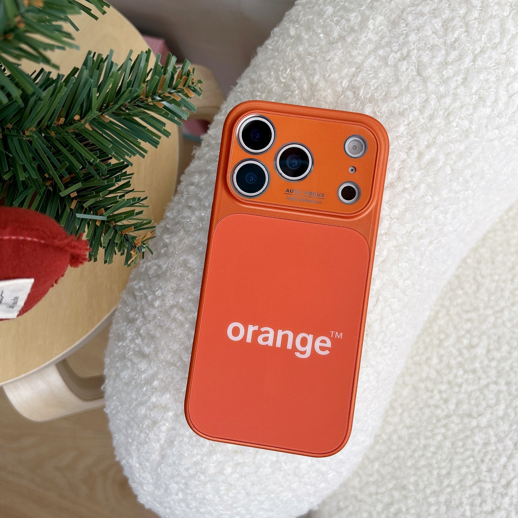 Stylish magnetic phone case