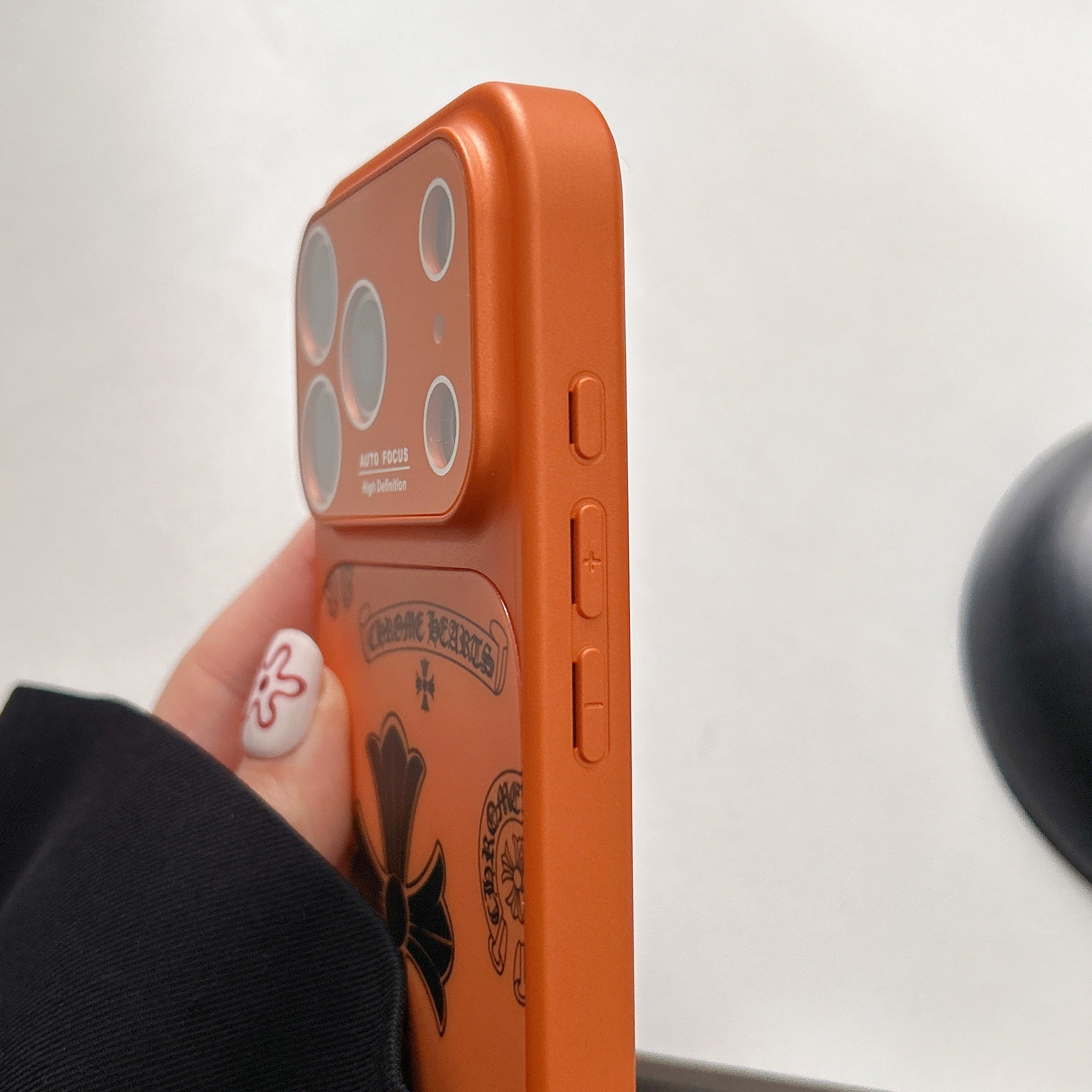 Stylish magnetic phone case