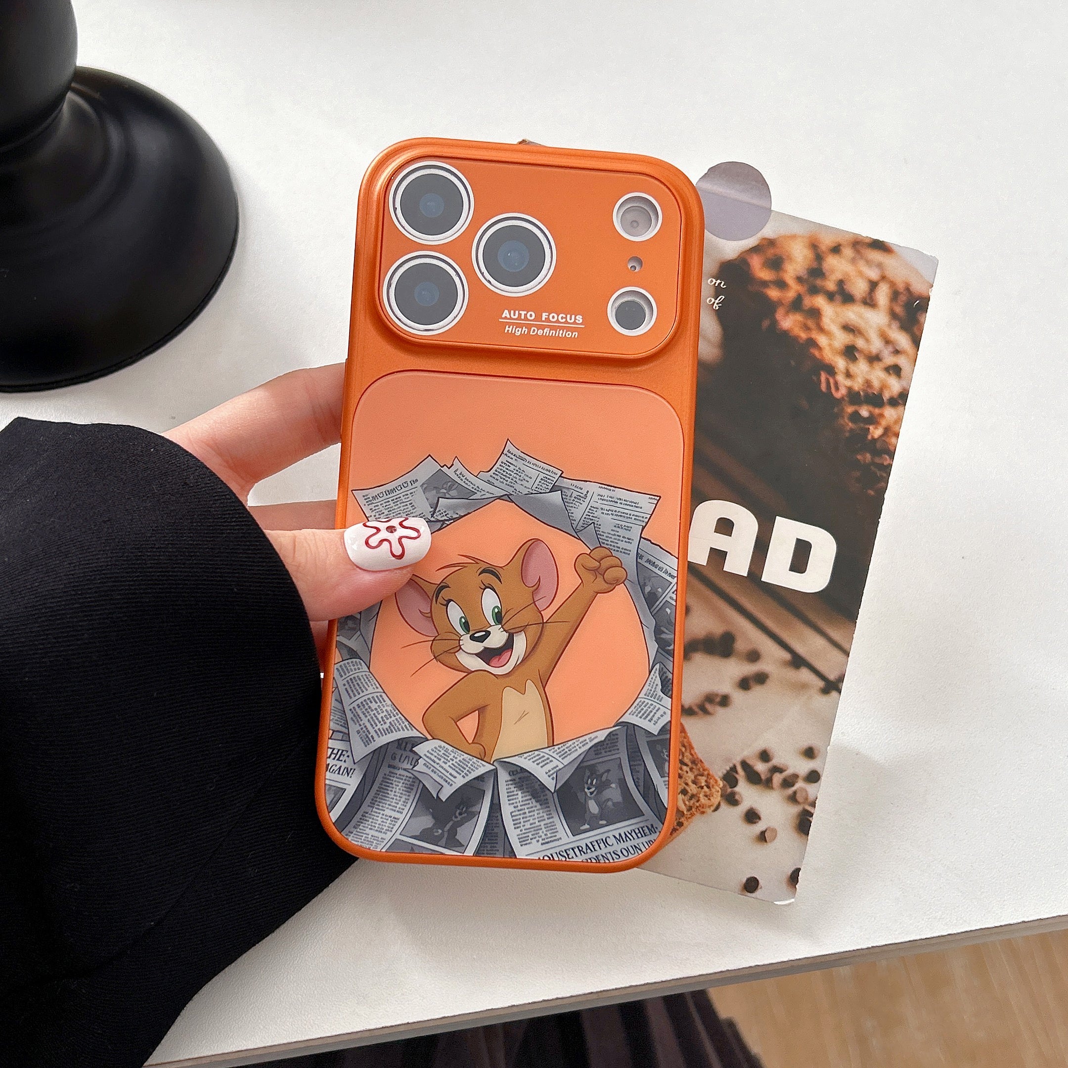 Stylish magnetic phone case