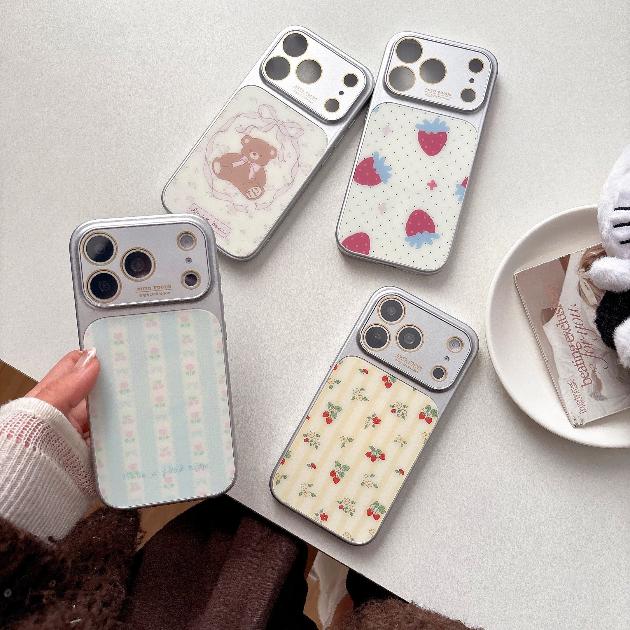 Stylish magnetic phone case