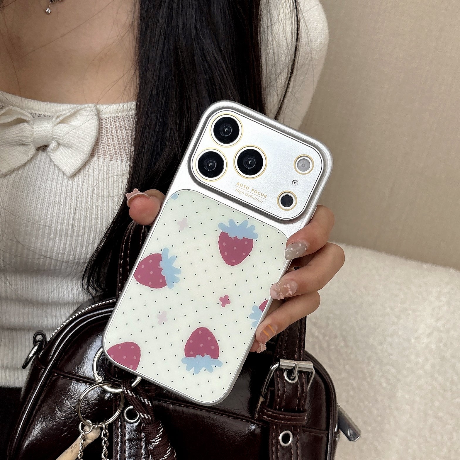 Stylish magnetic phone case