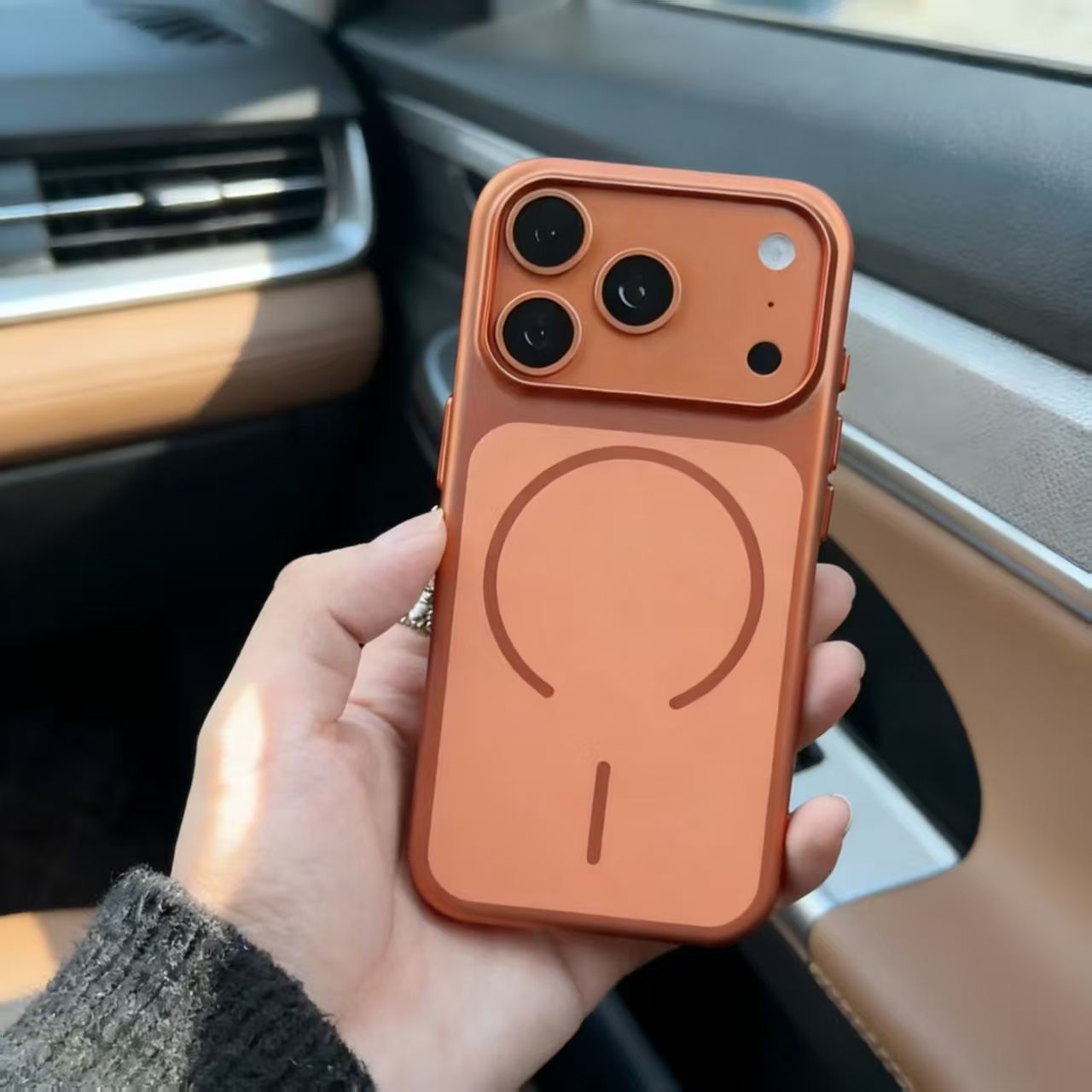 Stylish magnetic phone case