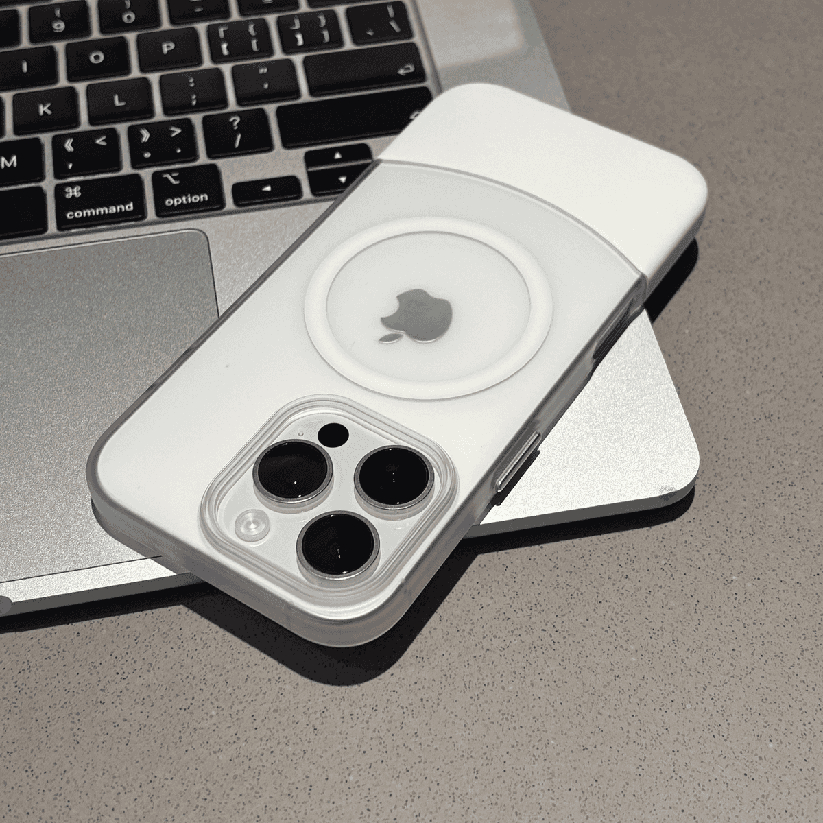 2-in-1 Detachable iPhone Case ¡§C Magnetic Modular Design, Snap & Switch Protective Cover
